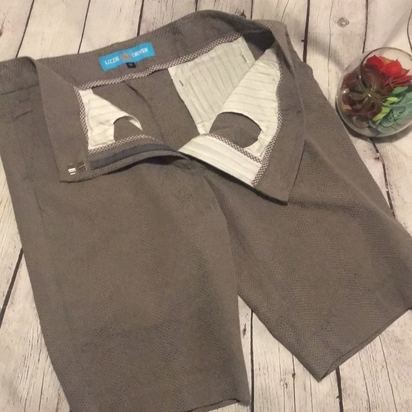 Lizzie Driver Shorts - Picture 1 of 12